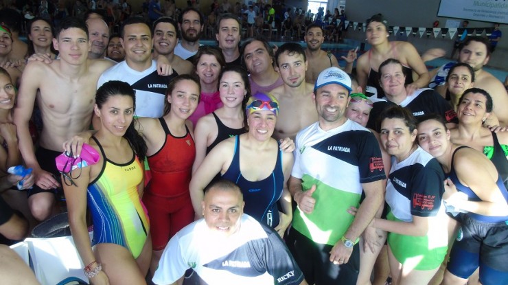 El equipo máster de natación continúa cosechando medallas